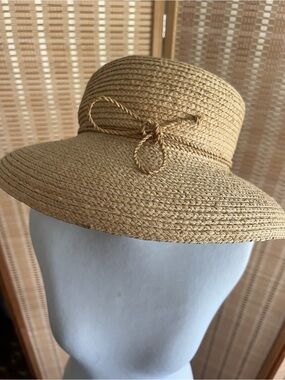 Helen Kaminski Prima 8 Raffia Hat